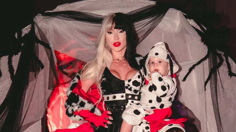Virginia Fonseca dresses up as Cruella with her children for a Halloween party with Vini Jr. Virginia Fonseca dresses up as Cruella with her children for a Halloween party with Vini Jr.