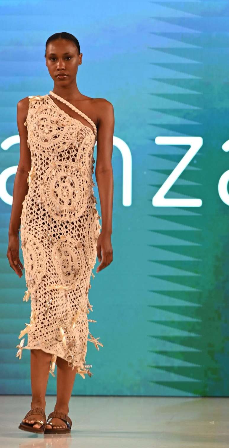 Desfile da grife Manzan 