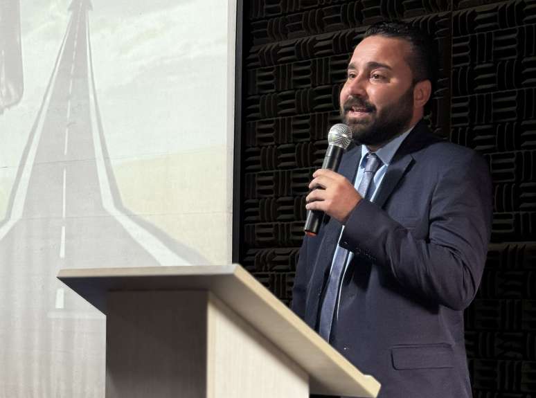 Flow co-founder Multas talks to UNIRJ about traffic Flow co-founder Multas talks to UNIRJ about traffic