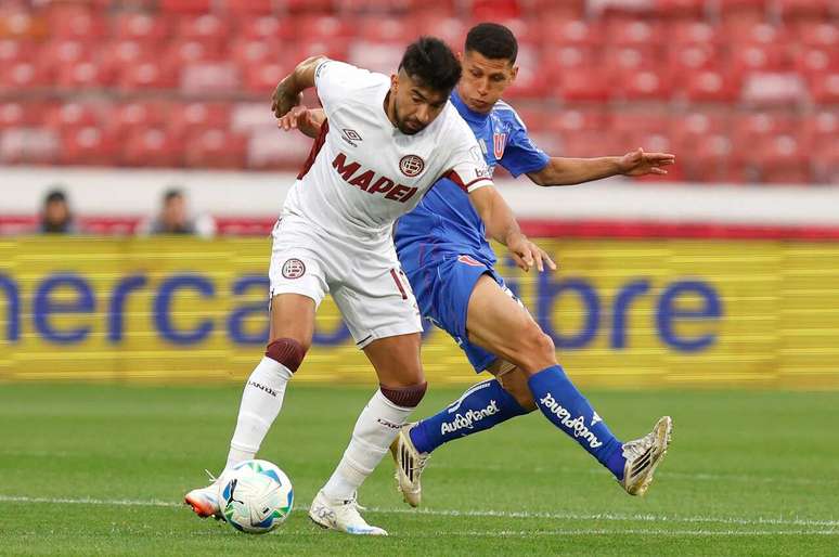 No embate de ida, em Santiago, empate em 2 a 2 &ndash;