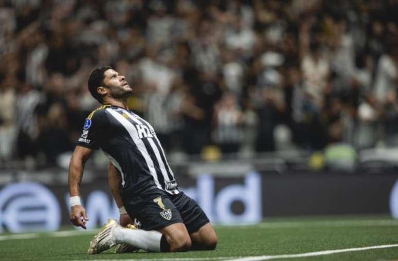 Hulk is one goal away from joining CR7 and Messi in the 500m group Hulk is one goal away from joining CR7 and Messi in the 500m group