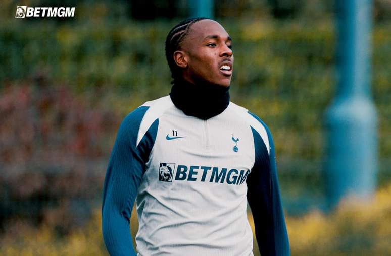 Tottenham segue na ca&ccedil;a ao l&iacute;der da Premier League: Arsenal &ndash;