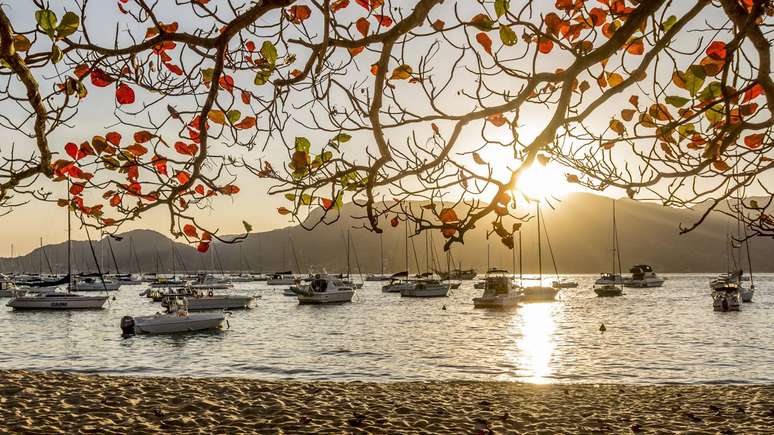 O Centro Hist&oacute;rico da ilha mistura arquitetura colonial, gastronomia local e vida noturna animada em meio ao clima litor&acirc;neo &ndash; depositphotos.com / TaniaBertoni