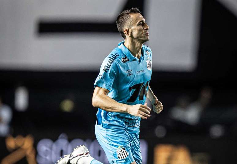 Schmidt pede aten&ccedil;&atilde;o para o Santos n&atilde;o ser novamente surpreendido na Vila Belmiro &ndash; Fotos: Raul Baretta/ Santos FC.