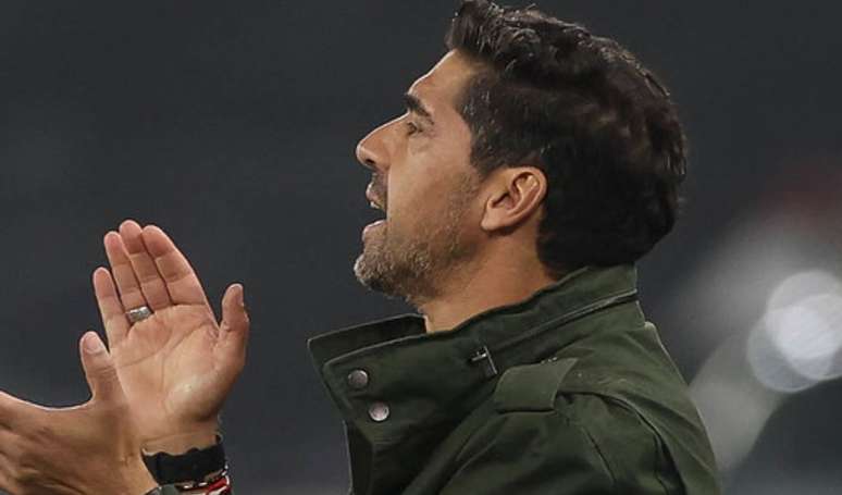 Tomahawk Black Angus: Palmeiras coach Abel Ferreira loves the 1kg prime steak with rice and special mushrooms Tomahawk Black Angus: Palmeiras coach Abel Ferreira loves the 1kg prime steak with rice and special mushrooms