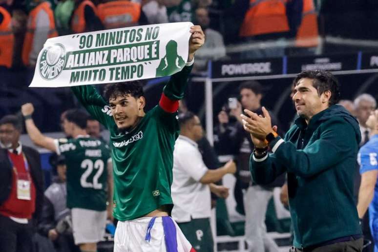 30-10-2025 S&Atilde;O PAULO - SP - ESPORTES - LIBERTADORES/ PALMEIRAS x LDU/ SEMIFINAL - Gustavo GOmez e Abel Ferreira Partida entre Palmeiras X LDU v&aacute;lido pelo jogo de volta da semifinal da Copa Conmebol Libertadores da Am&eacute;rica, no Allianz Parque em S&atilde;o Paulo.