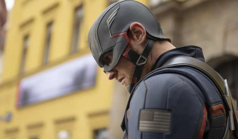 Alguns seguidores argumentam que, por n&atilde;o existirem declara&ccedil;&otilde;es expl&iacute;citas nos roteiros, &eacute; leg&iacute;timo criar e compartilhar interpreta&ccedil;&otilde;es alternativas sobre John Walker &ndash; Divulga&ccedil;&atilde;o/Marvel Studios