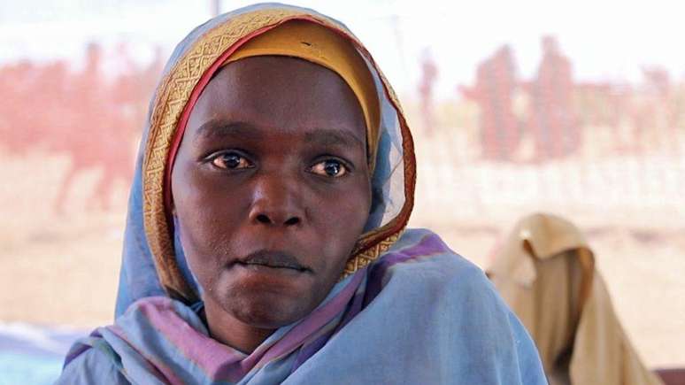 Yusra Ibrahim Mohamed fugiu ap&oacute;s o assassinato de seu marido, que era soldado