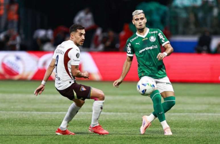 ANDREAS PEREIRA &ndash; Teve boa atua&ccedil;&atilde;o e participou de quase todas as jogadas. Por&eacute;m, sua performance acabou ofuscada pela atua&ccedil;&atilde;o incr&iacute;vel de Allan, que passou a receber muitas bolas e a criar oportunidades. NOTA 7,0. Foto: Divulga&ccedil;&atilde;o/Conmebol