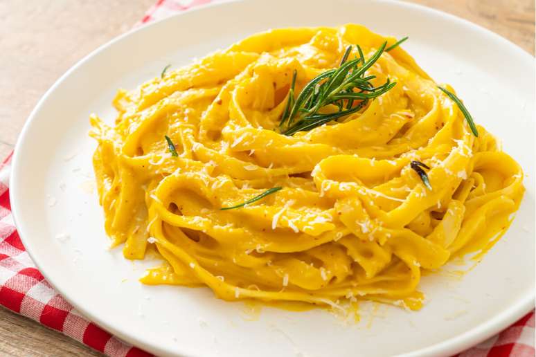 Macarr&atilde;o com creme de ab&oacute;bora 