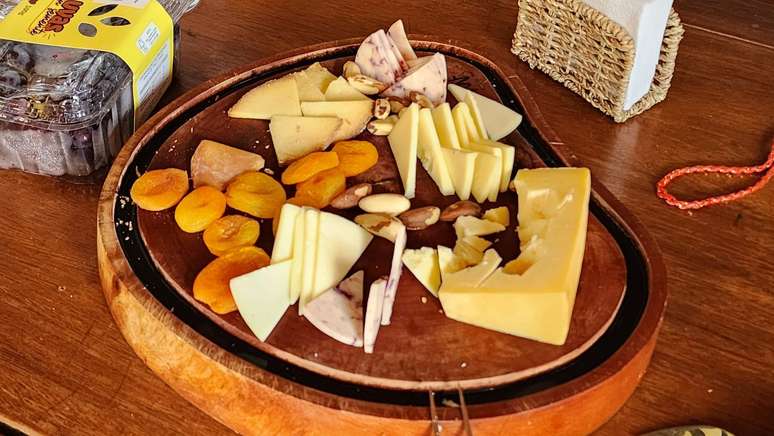The artisanal cheeses of Mantiqueira de Minas are produced on a small scale