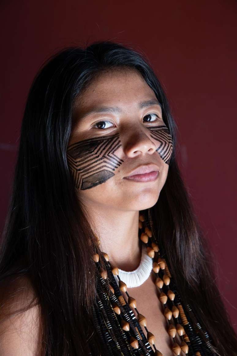 A indígena Ryweakatu Rytee Kayabi, do povo Kayabi, é uma das jovens integrantes da Rede de Sementes do Xingu