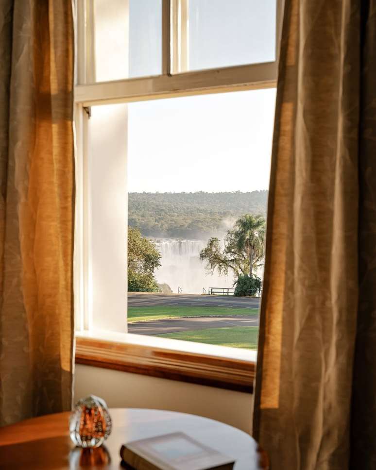 De quartos do Hotel das Cataratas, é possível ver a queda d'água icõnica