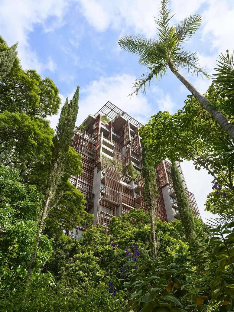 Projetada pelo arquiteto Jean Nouvel, a Torre Mata Atlântica, do Rosewood São Paulo, possui terraços arborizados