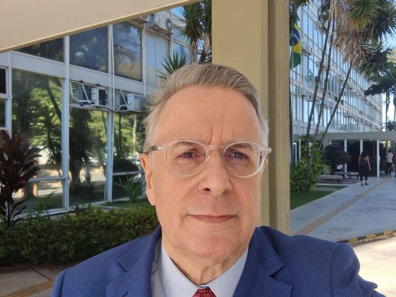 Professor tem mais de três décadas de experiência na área de segurança pública