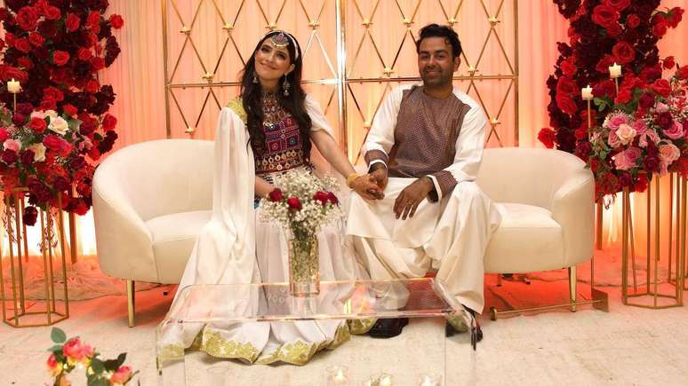 Eles trocaram votos em uma cerim&ocirc;nia que celebrou suas culturas e religi&otilde;es