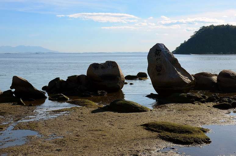 A ilha fica situada na Baía de Guanabara – Wikimedia Commons/Gian Cornachini