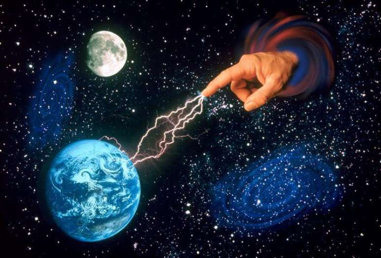 Em sua origem, o demiurgo busca tornar a realidade a mais bela, racional e ordenada poss&iacute;vel