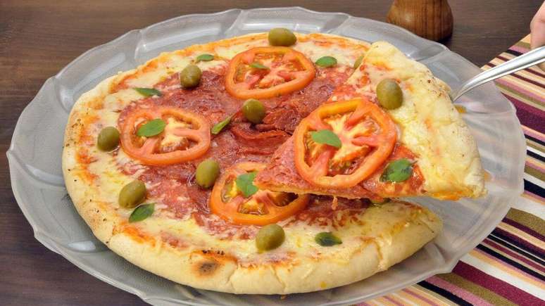 Massa de pizza profissional &ndash; Foto: Gisele Tesser