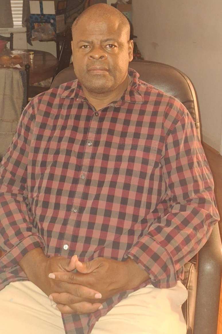 Apesar do tempo que passou, Ron Bishop diz que ainda se sente culpado pelo que aconteceu.