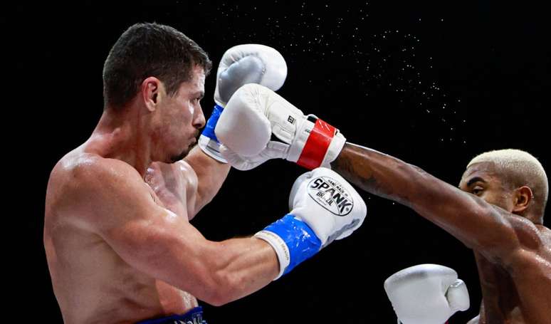 Fight Music Show 7: Davi Brito is beaten by Sacha Bali, Xamuel and Nego do Borel win and more fights catch fire in the ring. Here’s to the results! Fight Music Show 7: Davi Brito is beaten by Sacha Bali, Xamuel and Nego do Borel win and more fights catch fire in the ring. Here’s to the results!