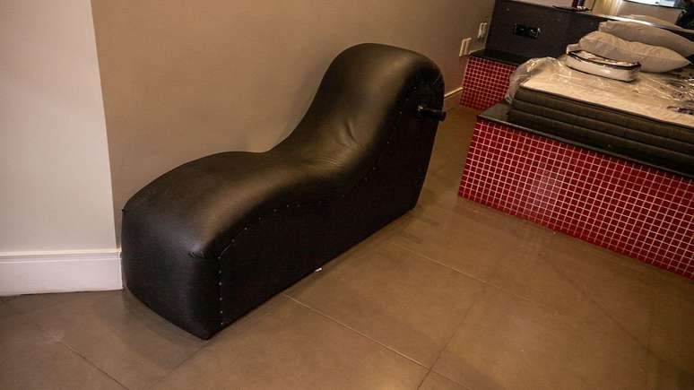 Poltrona erótica será retirada dos quartos