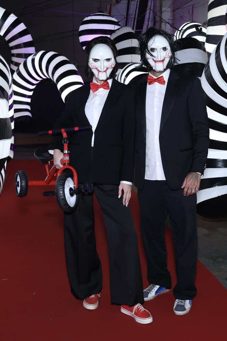 Pedro Scooby e Cintia Dicker 