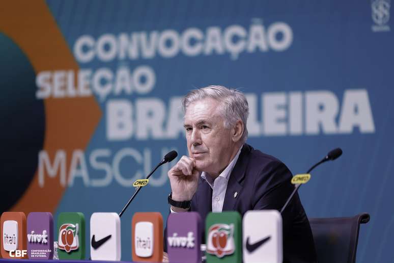 ‘Não sou pai e nem irmão’, diz Ancelotti sobre polêmicas recentes de Vini Jr.