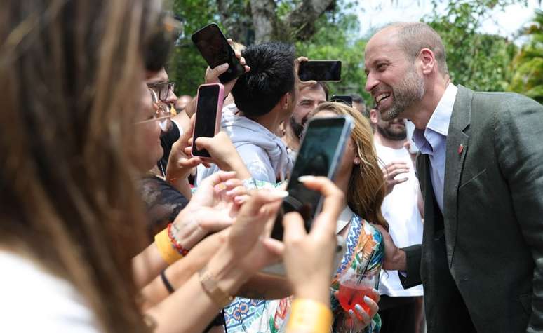Prince William made several stops to greet tourists and take selfies, before receiving the honor from Mayor Eduardo Paes