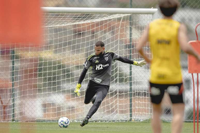 Everson é titular e ídolo do Atlético –