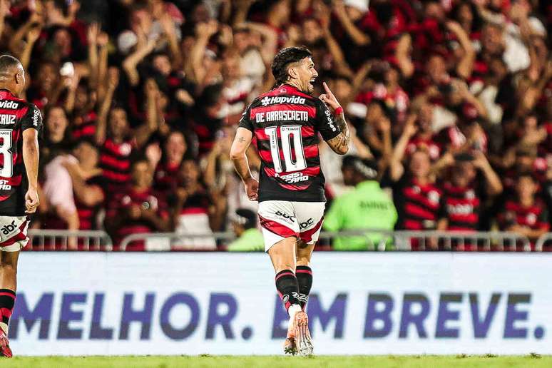 Flamengo joga com o seu uniforme n&uacute;mero 1. Fotos: Gilvan de Souza/Flamengo