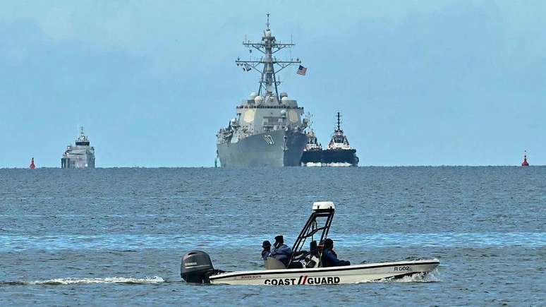 O destr&oacute;ier americano USS Gravely esteve em visita a Trinidad e Tobago
