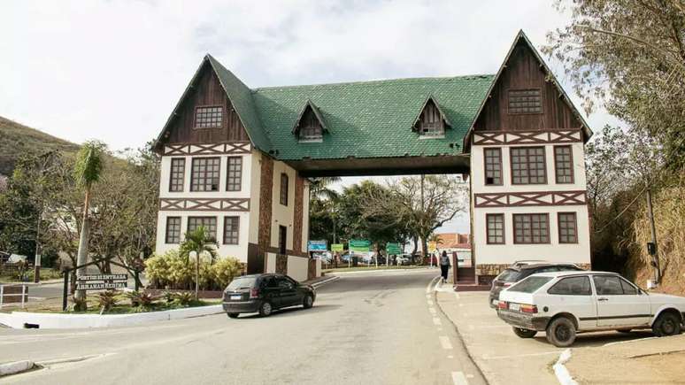 Entrada de Miguel Pereira &ndash;