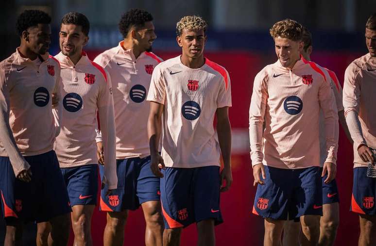 Jogadores do Barcelona durante treinamento da equipe &ndash;
