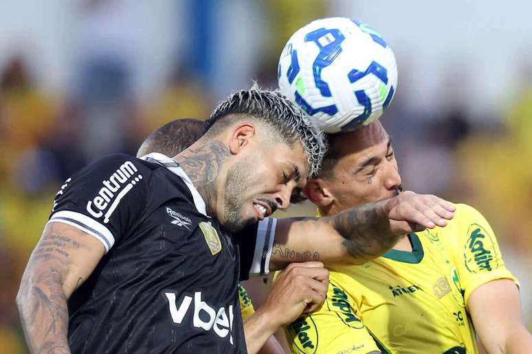 Botafogo maltratou a bola contra o Mirassol. Mas Barboza se destacou na zaga –