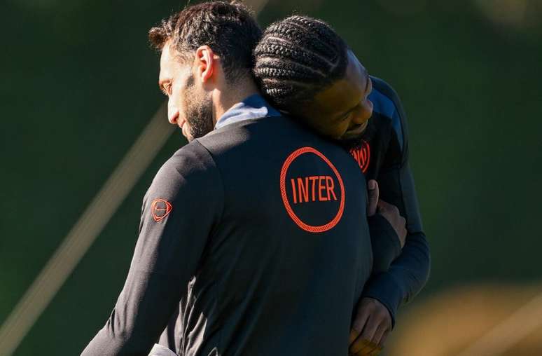 Treino da Inter de Mil&atilde;o conta com bom humor entre os atletas &ndash;