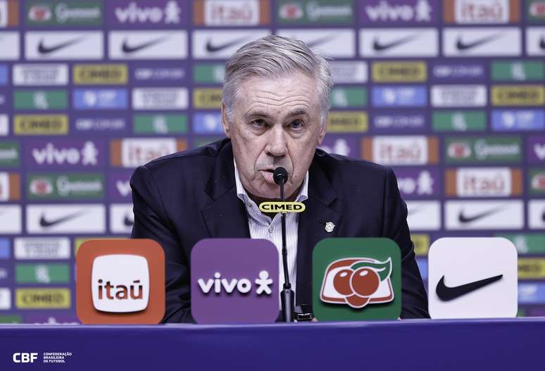 Carlo Ancelotti durante coletiva de imprensa 