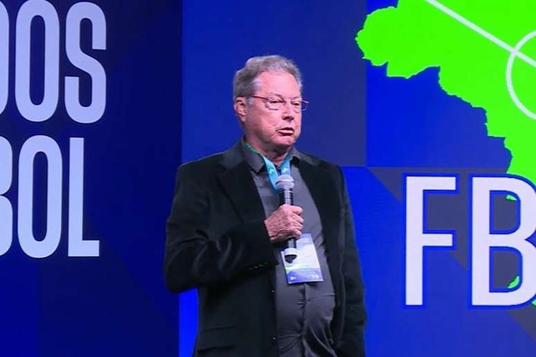 Oswaldo de Oliveira em discurso no FBTF-