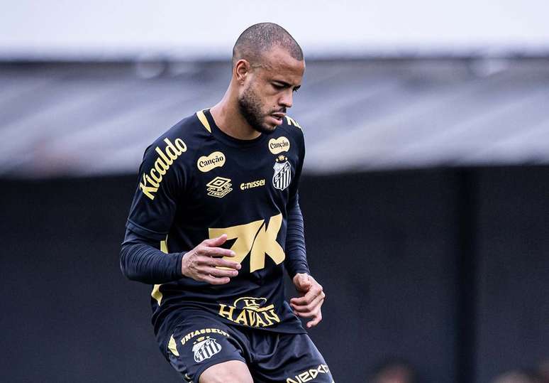 Mayke se prepara no CT Rei Pel&eacute; &ndash;