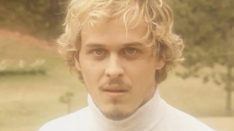 A Viagem: Alexandre luta para mudar, mas Diná não desiste / Reprodução: Globo