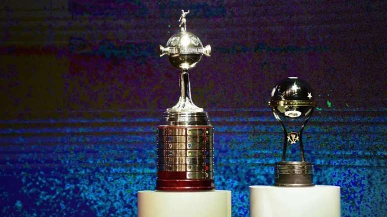 Taças das Copas Libertadores e Sul-Americana –