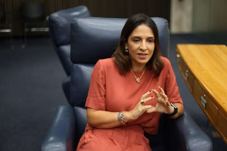 Ana Carolina Oliveira, mãe de Isabella Nardoni, hoje é vereadora por São Paulo