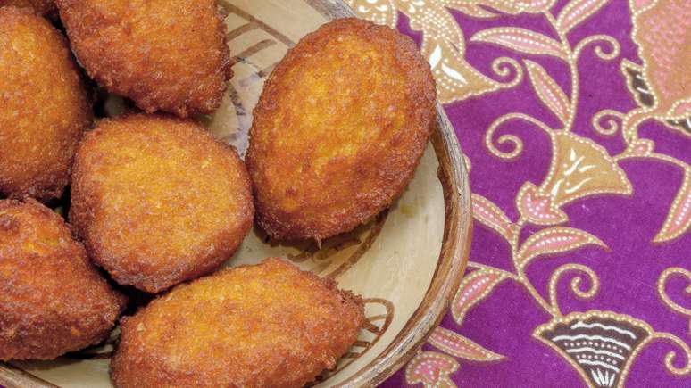 Acarajé é um dos pratos mais emblemáticos da culinária baiana – depositphotos.com / casadaphoto