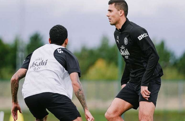 Jogadores do City durante treinamento da equipe &ndash;