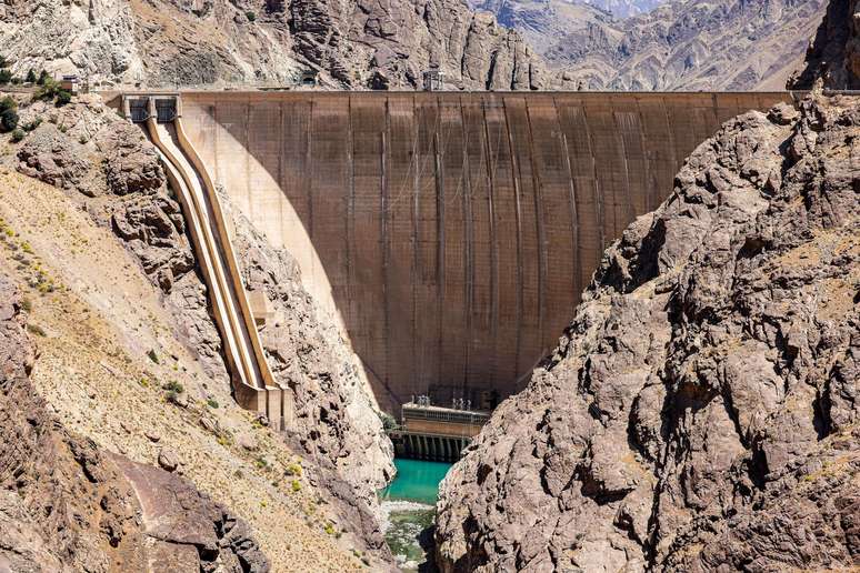 A represa Amir Kabir enfrenta baixas históricas dos seus níveis de água