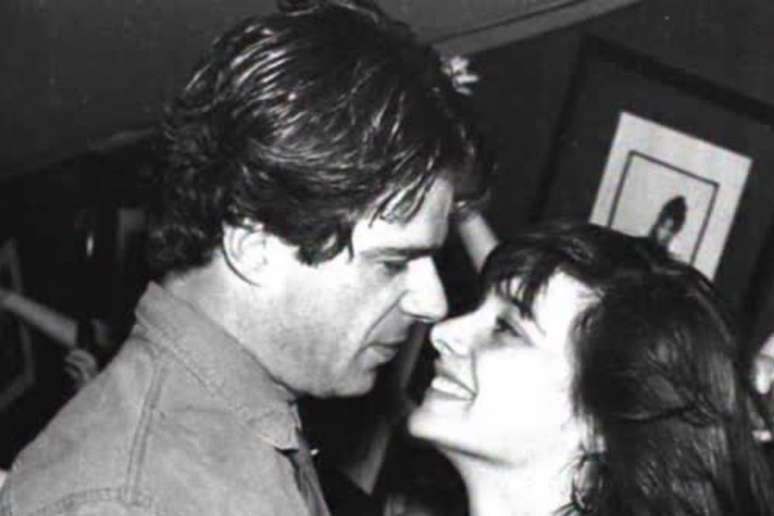 Raul Gazolla e Daniella Perez posam juntos em inauguração de boate no Rio