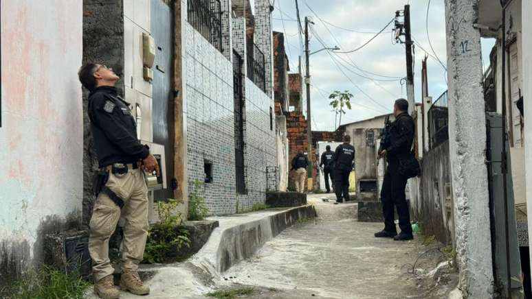 Polícias Civil, Militar e Federal participam de operação em Salvador, cidades da Bahia e Ceará
