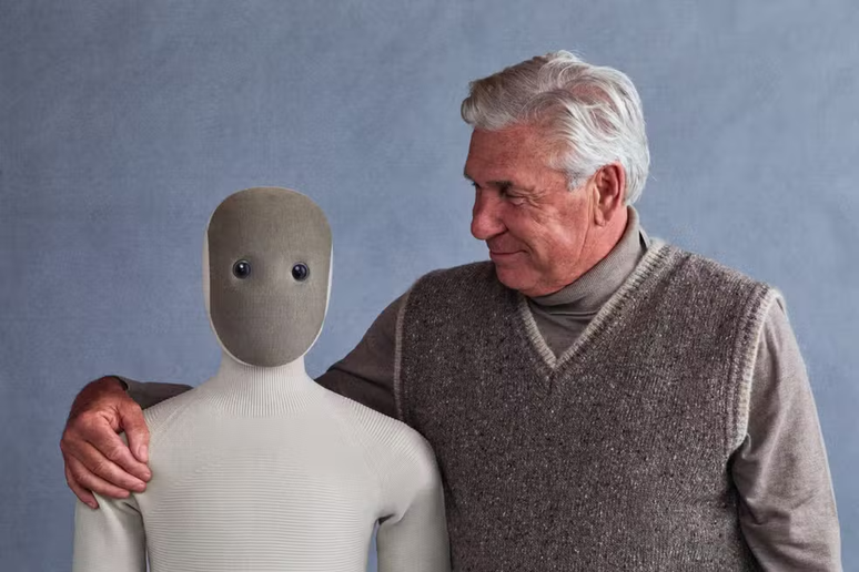 Robô Neo é especialistas em realizar tarefas domésticas