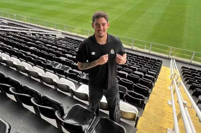 Goleiro processa Santos ap&oacute;s negocia&ccedil;&atilde;o frustrada e cobra indeniza&ccedil;&atilde;o &ndash;