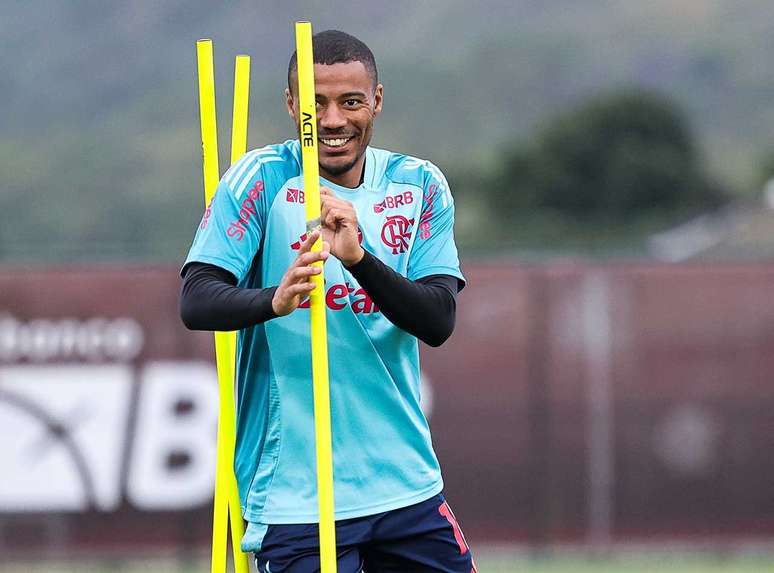 De la Cruz no treino do Flamengo no Ninho do Urubu –